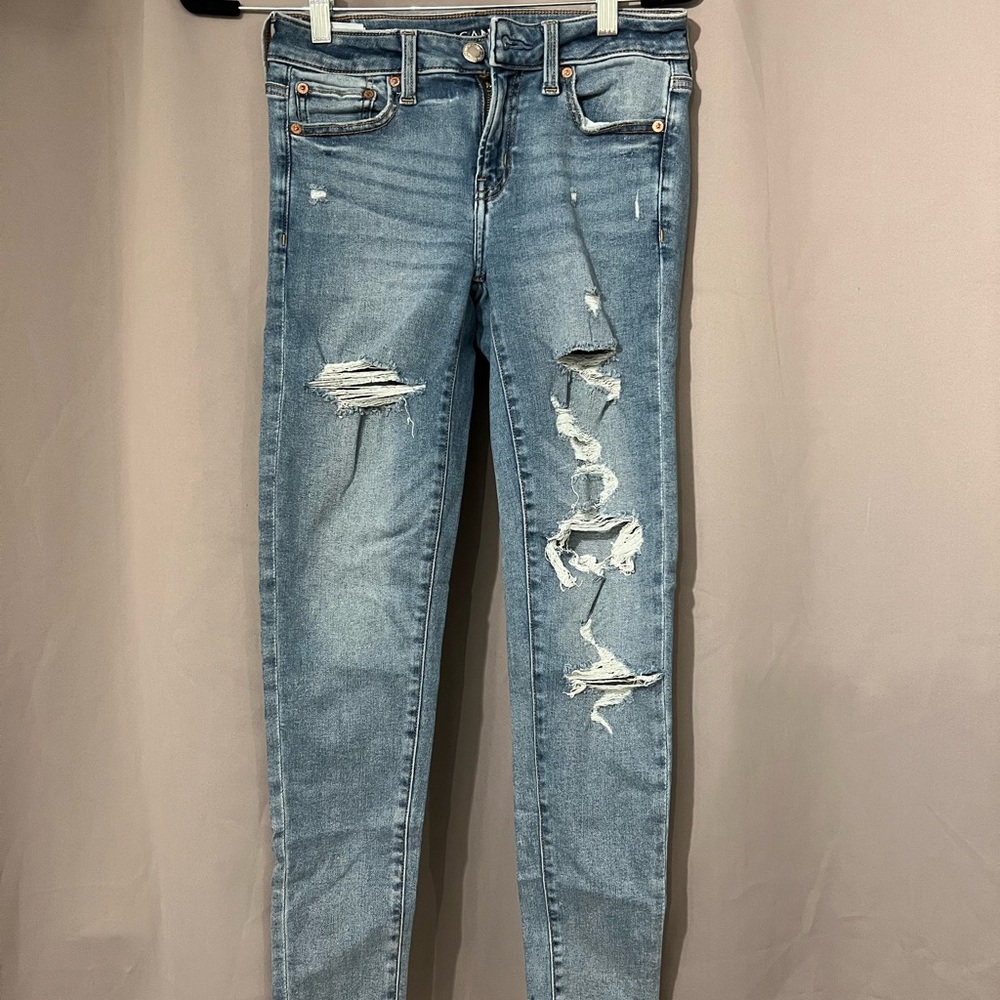American Eagle Outfitters Light Blue Distressed Skinny Jeans
